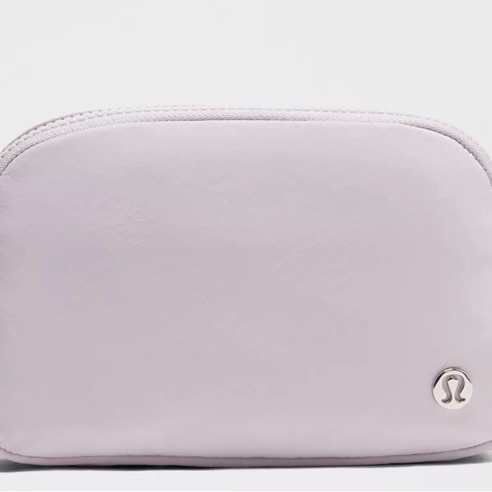 Lululemon Athletica Soft Lavender Everywhere Belt Bag- Brand New